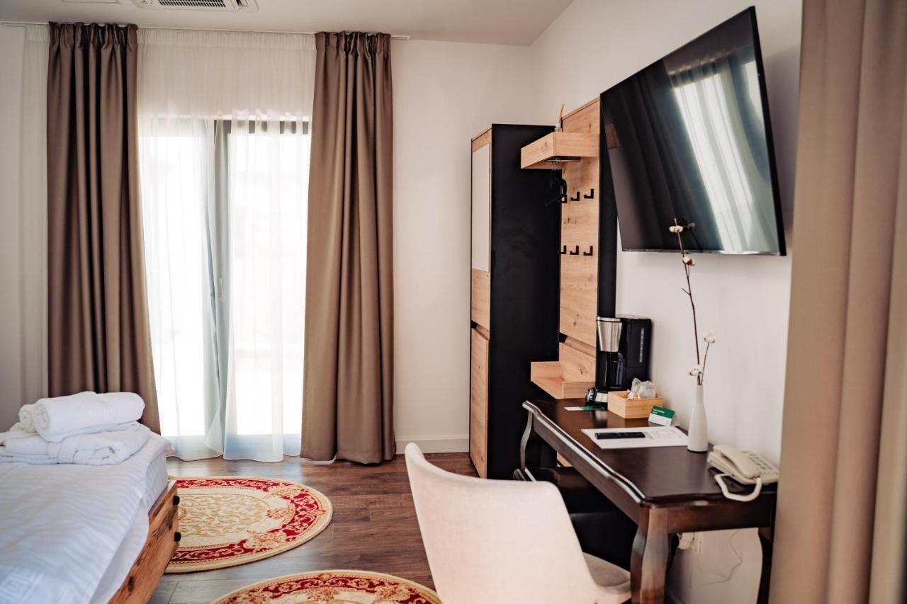 Hotel B4 拉迪亚 外观 照片