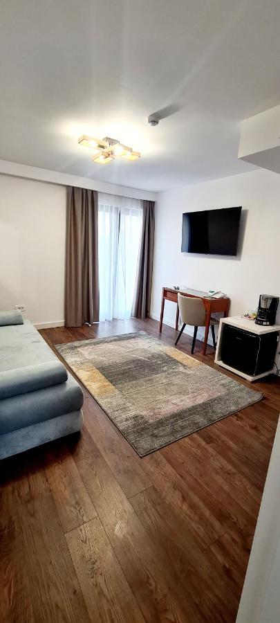 Hotel B4 拉迪亚 外观 照片