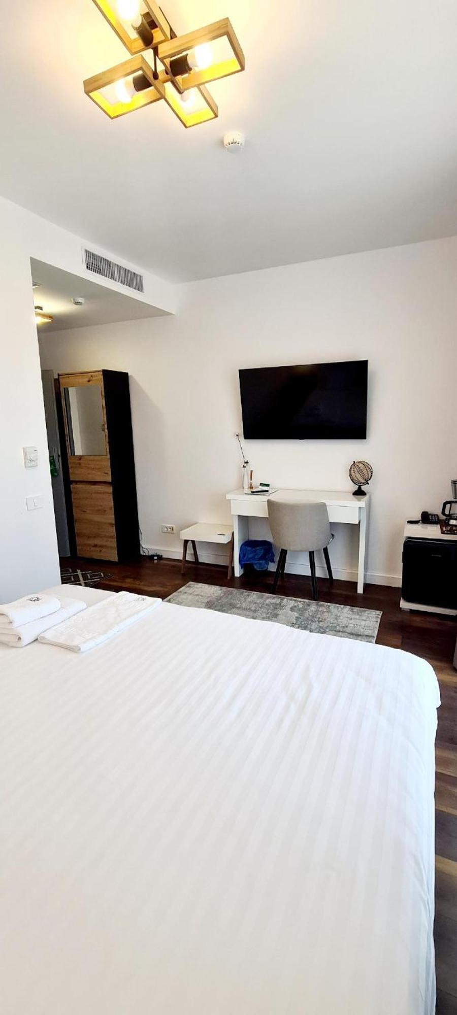 Hotel B4 拉迪亚 外观 照片